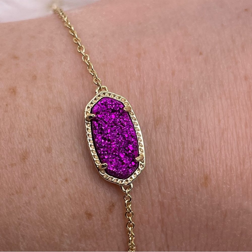 Kendra Scott Elena bracelet in gold plating with Fuschia Drusy